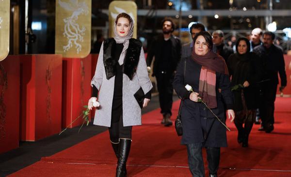 جشنواره فیلم فجر؛ فرش فیروزه ایی به جای فرش قرمز؟!