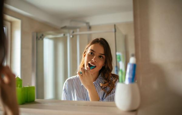 آیا بعد از مسواک زدن حتما باید دهان را بشویید؟!